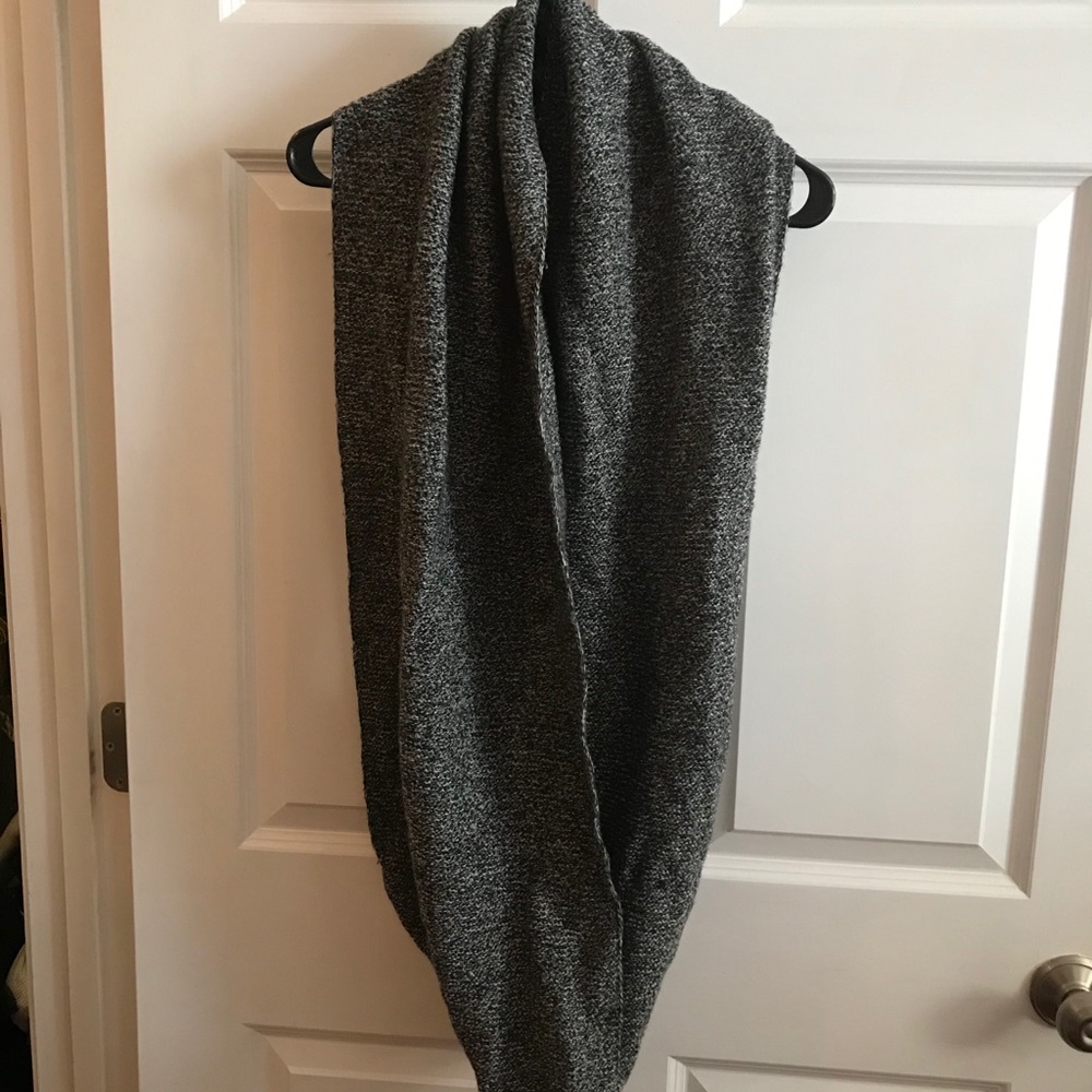 Infinity scarf - Picture 2 of 3